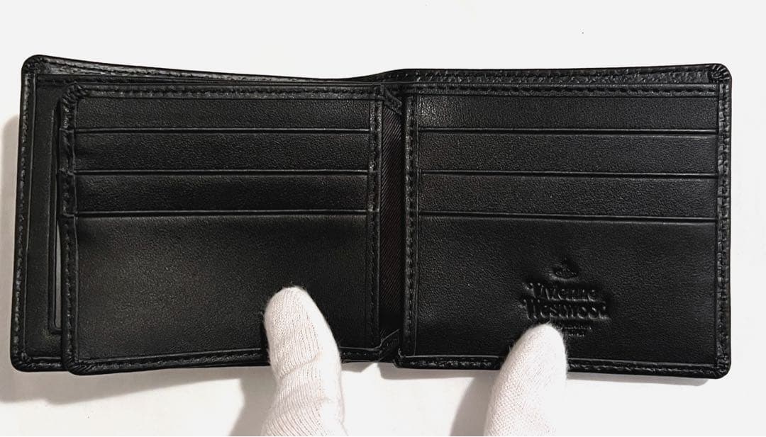 【新品未使用】Vivienne Westwood 二つ折り財布 ブラック 大人気