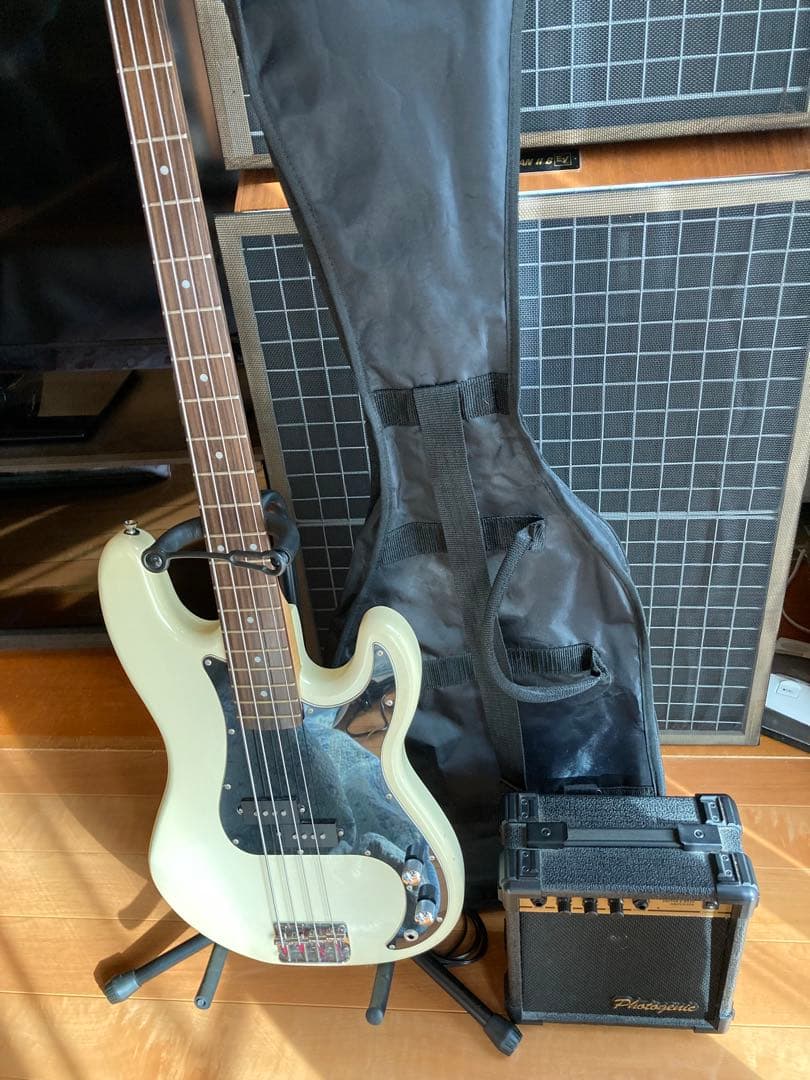 SELDER エレキベース ホワイト ギターケース・アンプ付き