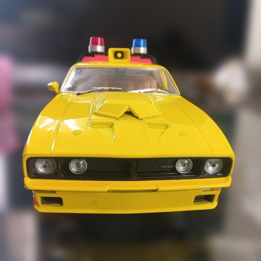 稀少インターセプター ミニカー マックス仕様1/18