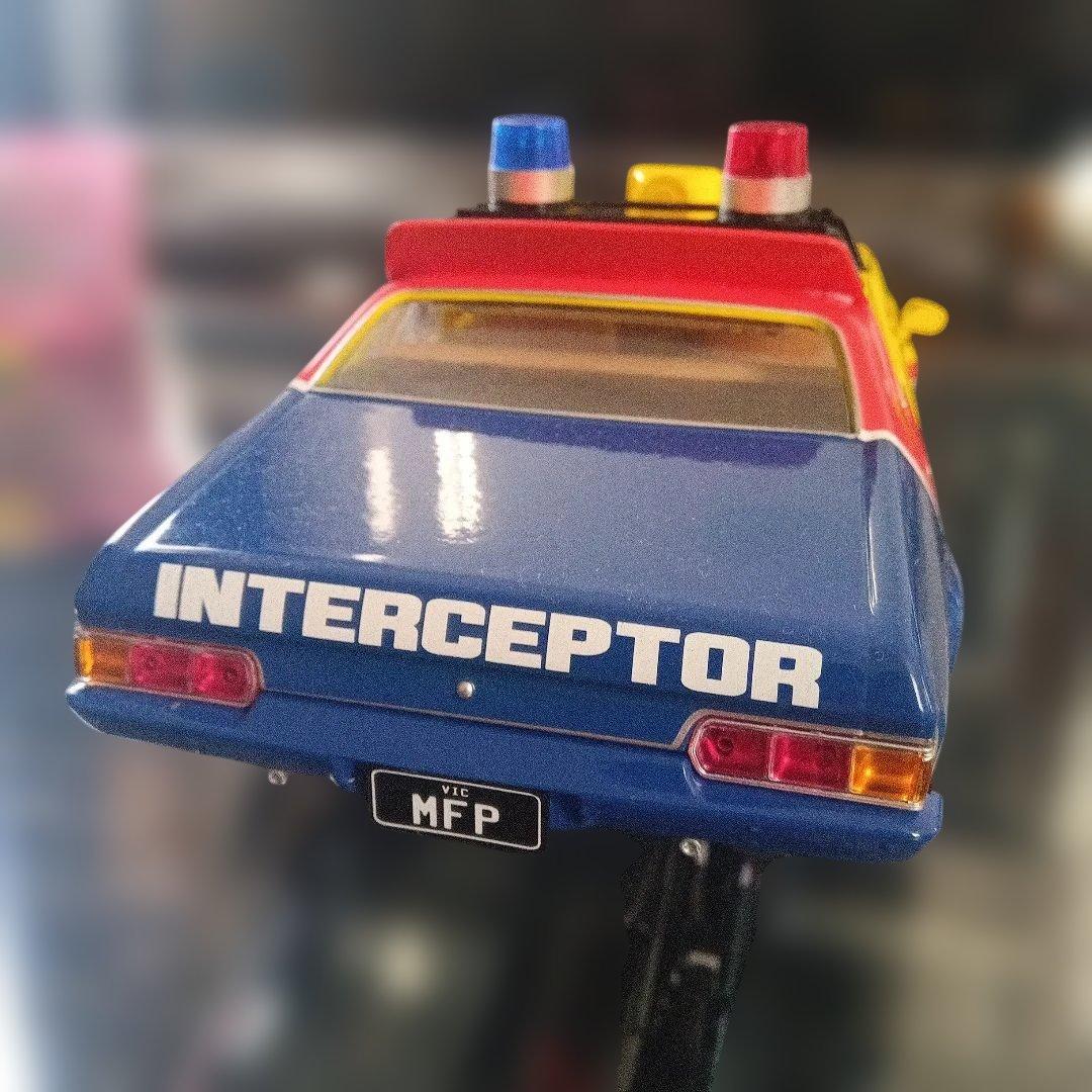 稀少インターセプター ミニカー マックス仕様1/18