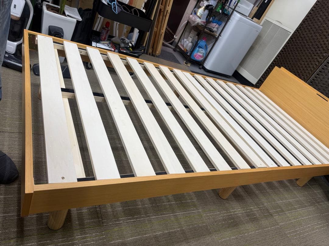 【美品】ニトリ　シングルサイズベッドフレーム　 棚付コンセント付き　STL NA
