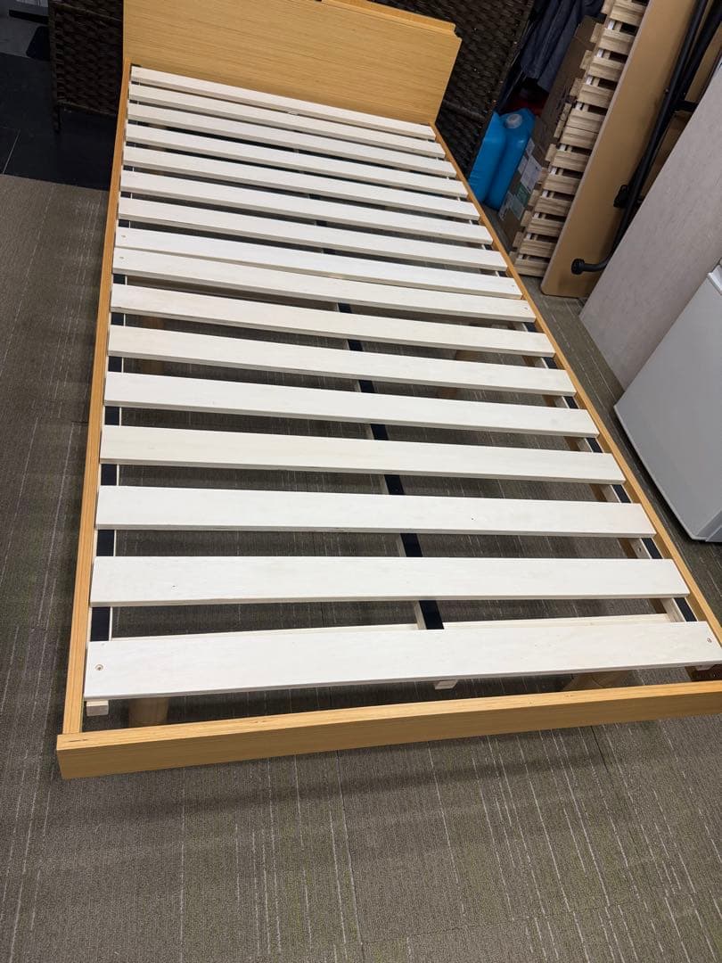 【美品】ニトリ　シングルサイズベッドフレーム　 棚付コンセント付き　STL NA