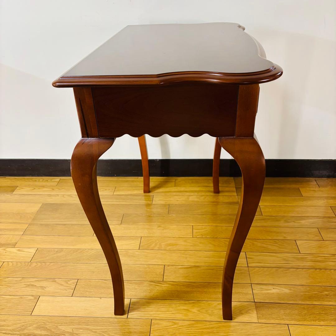 LYNN HOLLYN リンホーリンドレッサー 台　送料込み