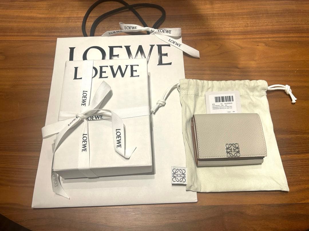 ロエベ お財布　新品未使用　タグ付き