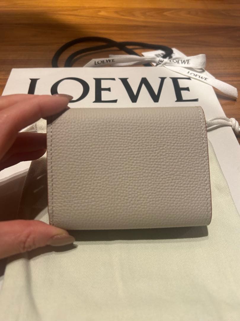 ロエベ お財布　新品未使用　タグ付き