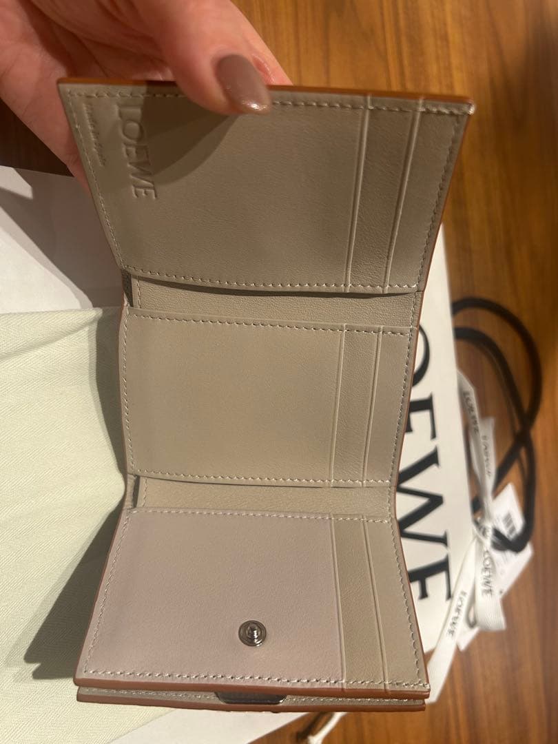 ロエベ お財布　新品未使用　タグ付き