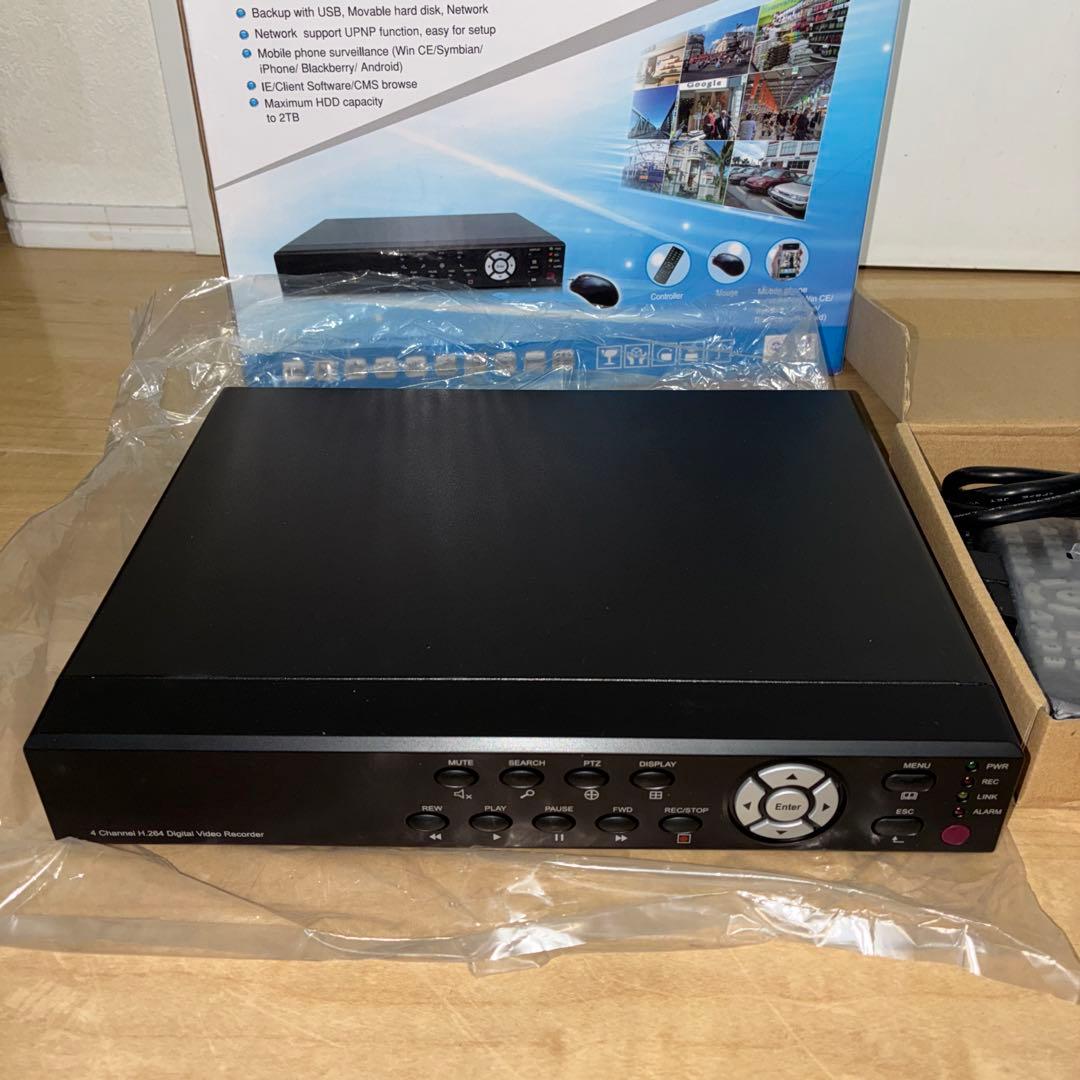 未使用　新品　H.264高機能監視用デジタルレコーダー DVR-YS04