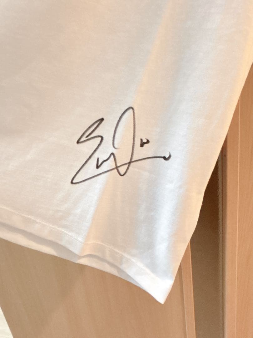 CHA EUN-WOO 　チャウヌ　CK サイン入りのTシャツ