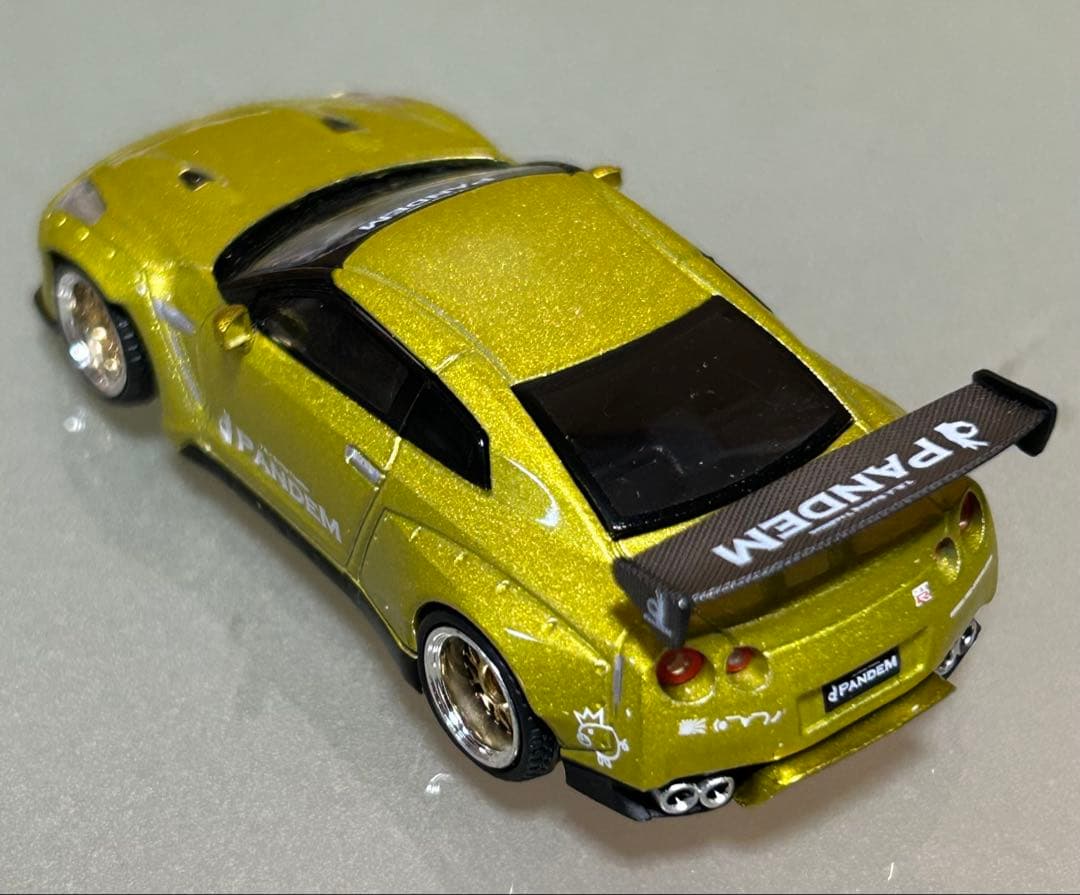MINIGT 1/64 ニッサン GT-R R35 Pandem