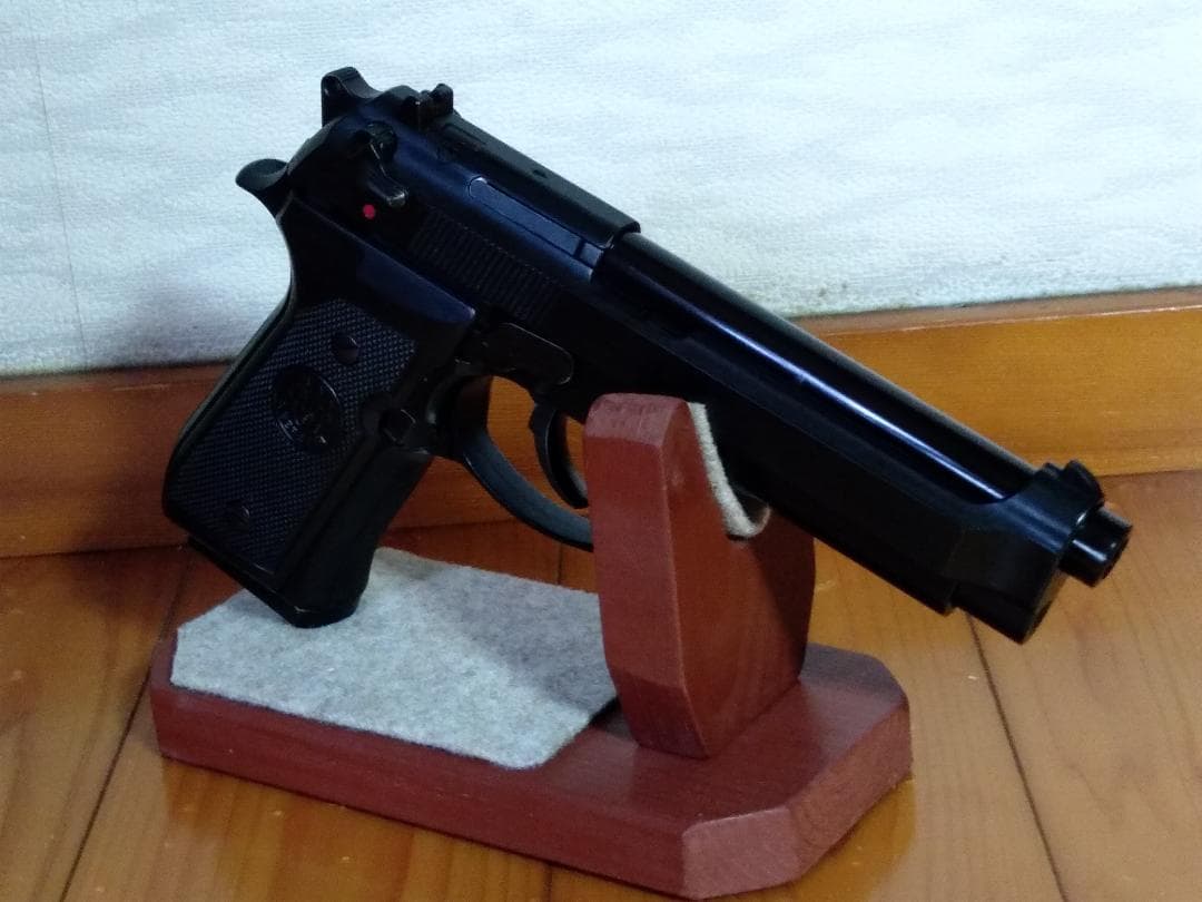 モデルガン Beretta HW樹脂製 発火モデル ベレッタブルーイング対応