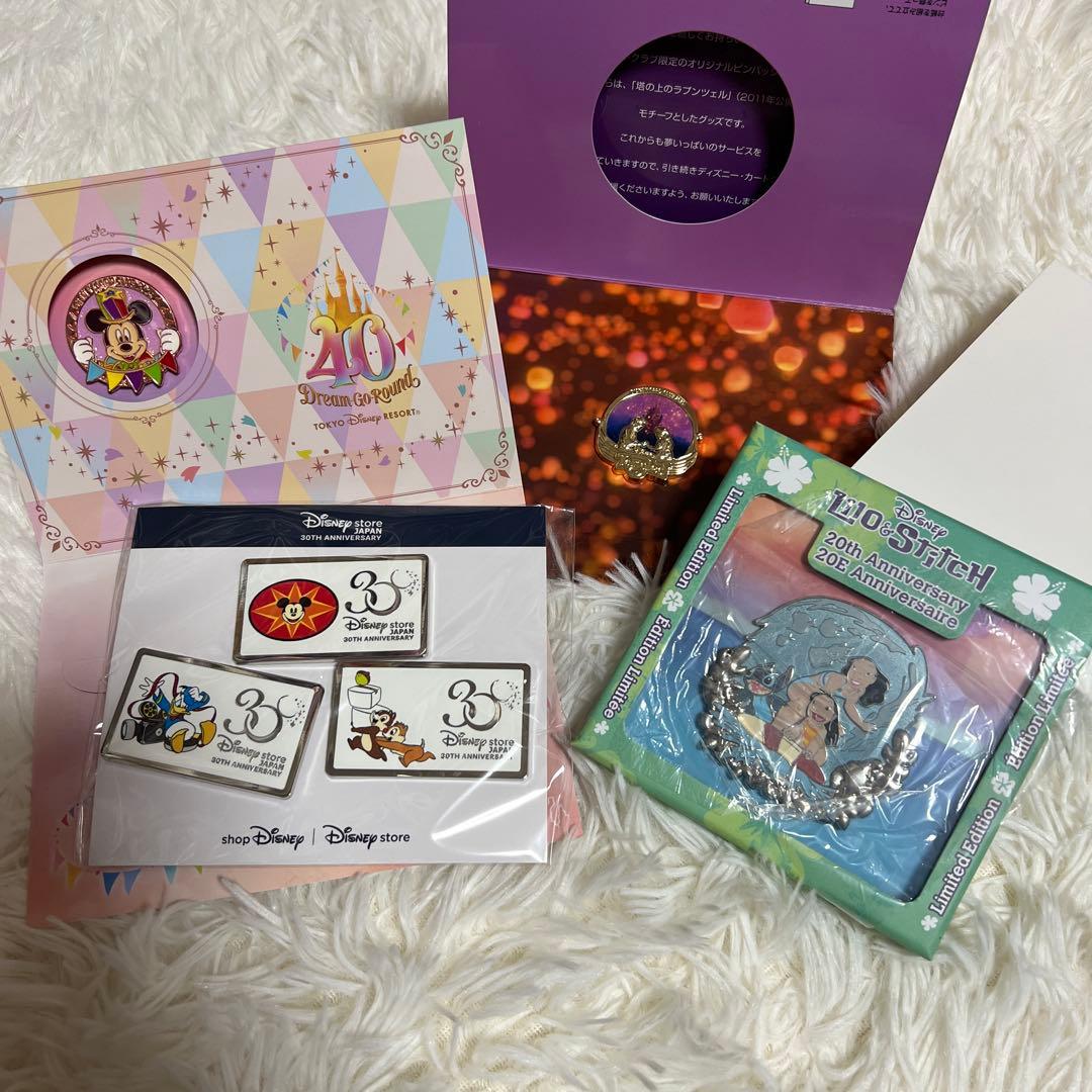 ディズニー　ピンバッジ