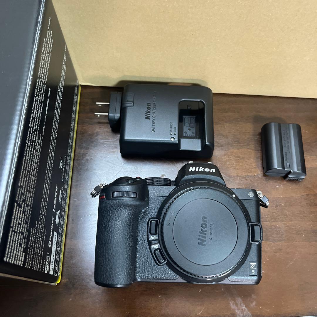 ニコン Nikon Z5 ミラーレスカメラ ボディ シャッター約6,200