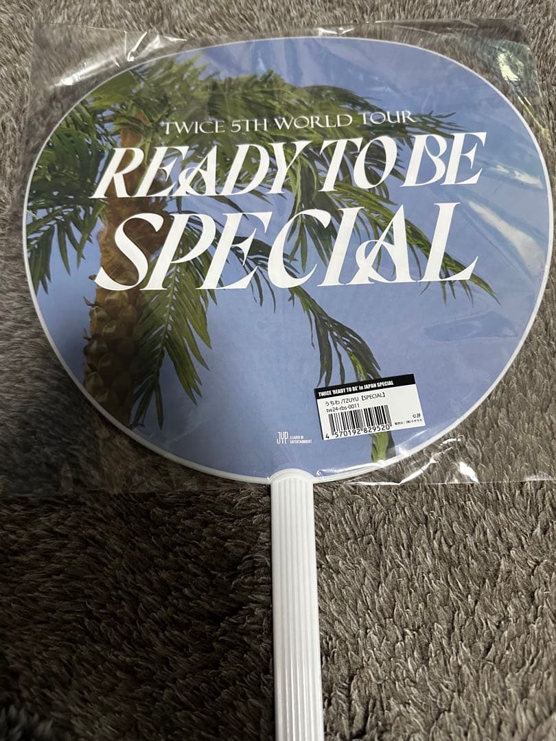 TWICE直筆サインうちわツウィ＋引退品