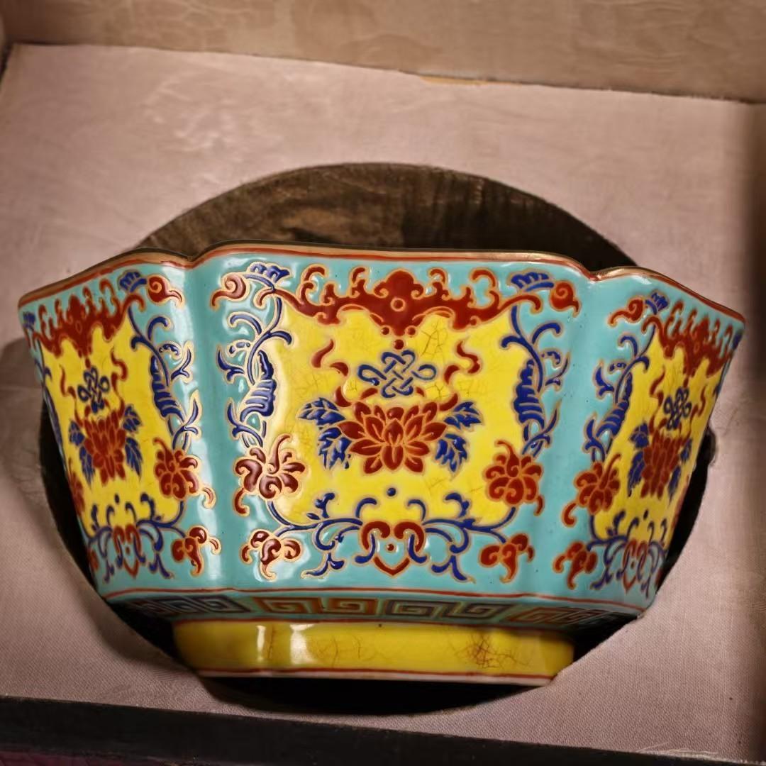 中国古美術・珍蔵七宝彩と粉彩・磁器六角碗・琺瑯彩・純手描き・箱付・置物・観賞皿