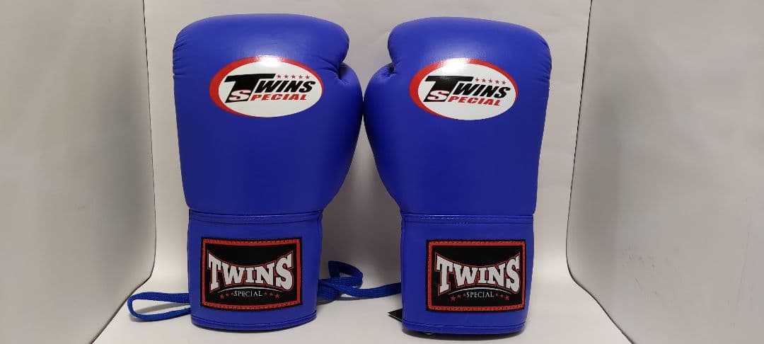 ツインズスペシャル TWINS SPECIAL グローブ 16オンス 紐式　青