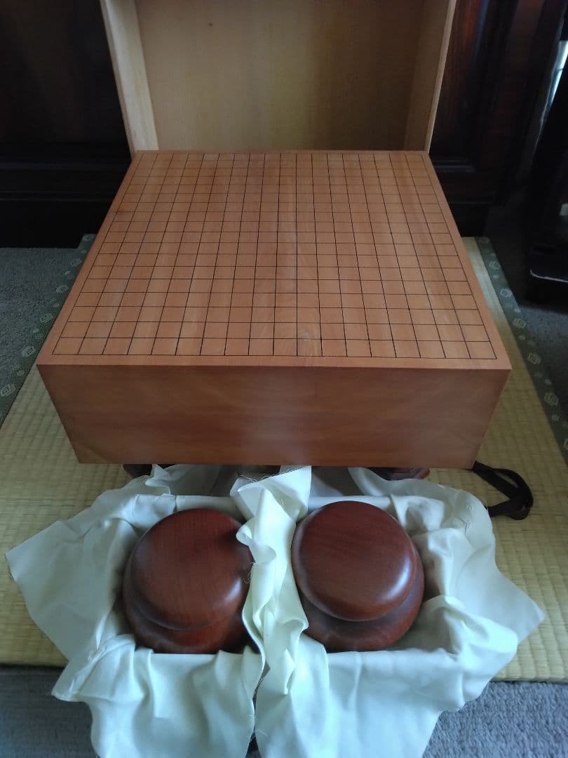 碁盤 / 碁石 セット　桐蓋付