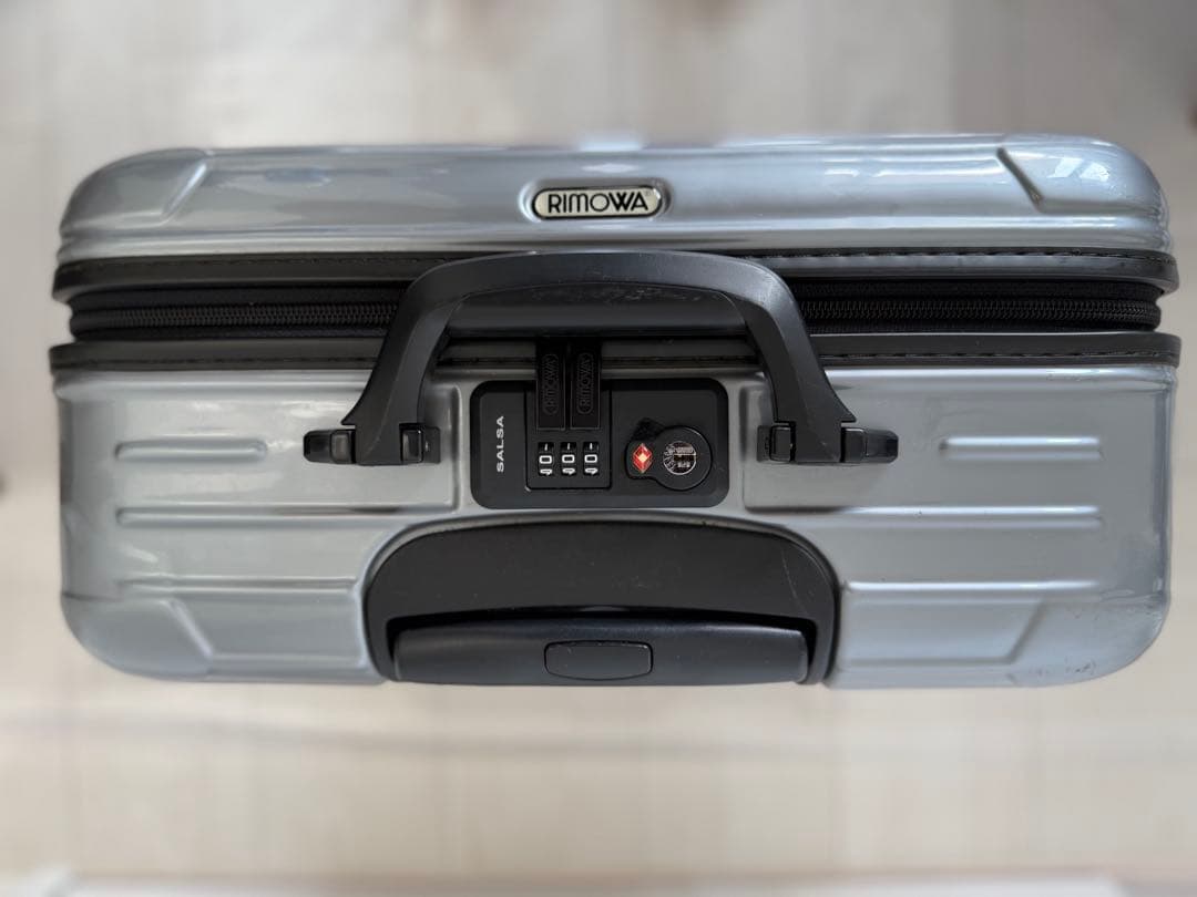 リモワRIMOWA サルサビジネストローリー25Lキャリーケース シルバー