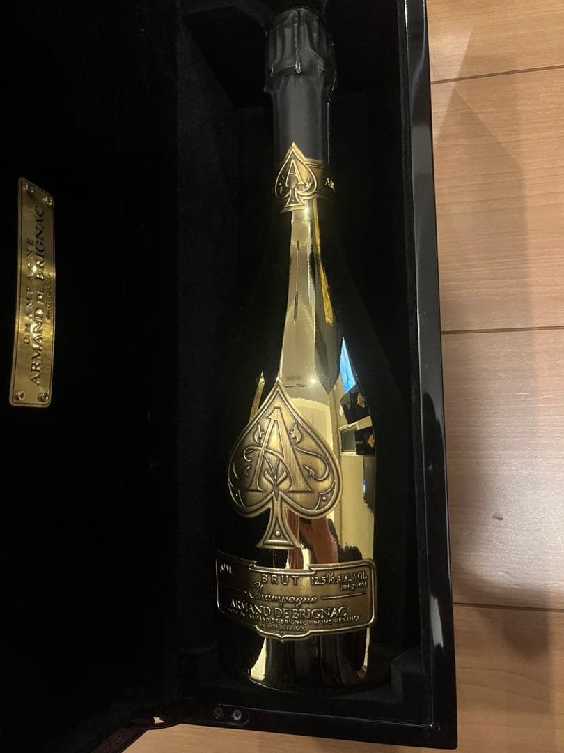 Armand de Brignac ゴールドシャンパン　ケース箱付き