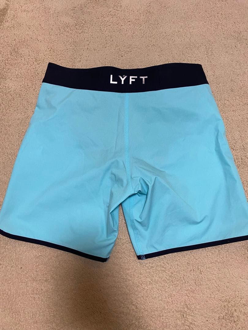 ⭐︎【公式完売品　未使用品】⭐︎ LYFT リフト　サーフパンツ　S
