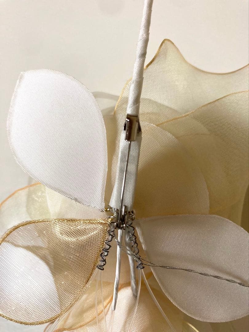 東京ソワール　PETITSOIR コサージュ ブローチ　オフホワイト　新品未使用