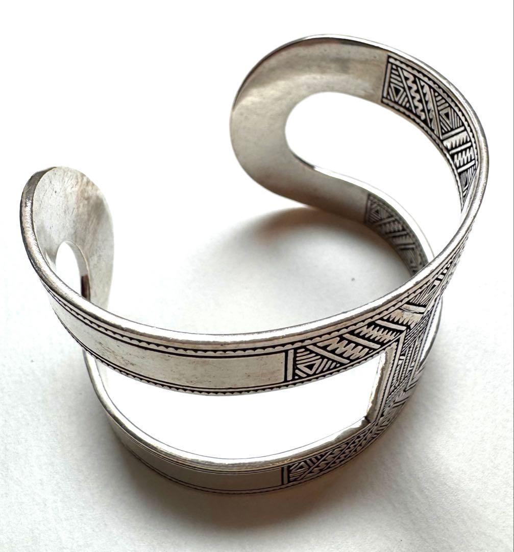 【新品・未使用】トゥアレグ族 銀製　シルバー925　Ｈ型バングル