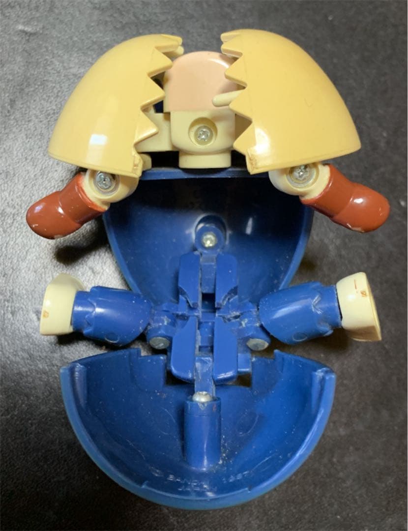 ロボット たまごから変身