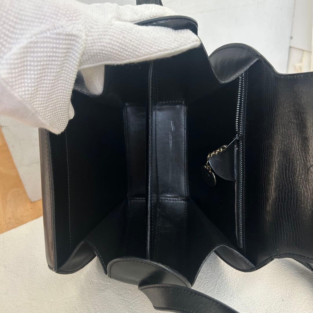 CELINE ブラックレザー ショルダーバッグ スター金具ゴールド