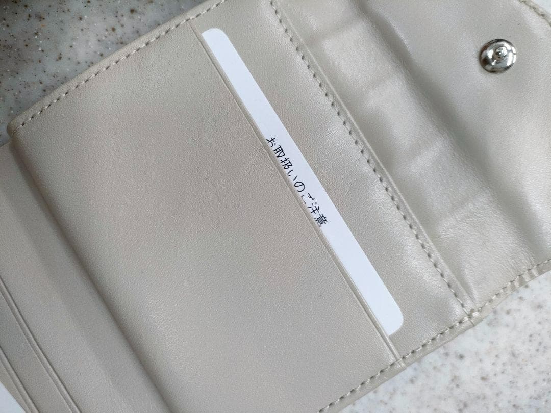 ルルギネス　がま口　二つ折り　サイフ