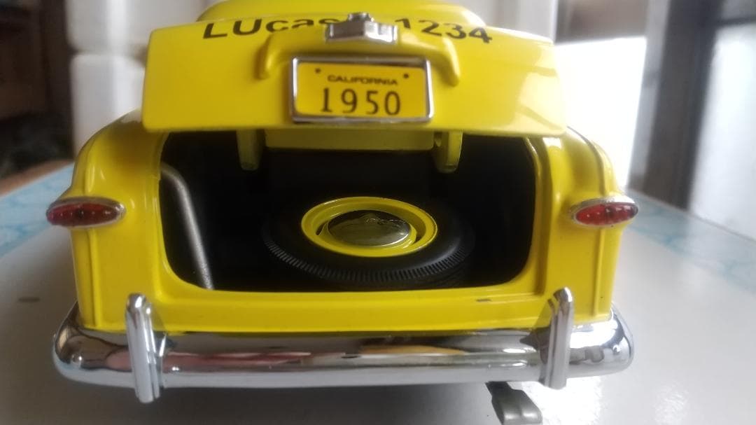 1950 Ford Yellow Cab 1/18 スケール