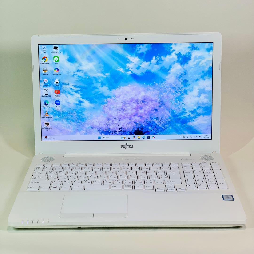 Core i7✨SSD1TB✨16GB✨カメラ✨富士通✨オフィス✨ノートパソコン