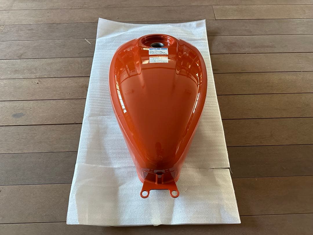 カワサキ　エリミネーター400 パールラヴァオレンジ　タンクコンプ（フエール）