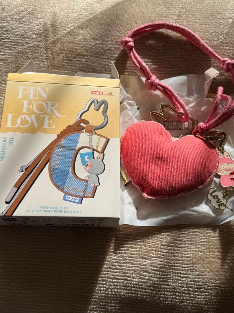 ［正規品］ラブブ　PINFORLOVE イニシャルチャーム　シークレット　ハート