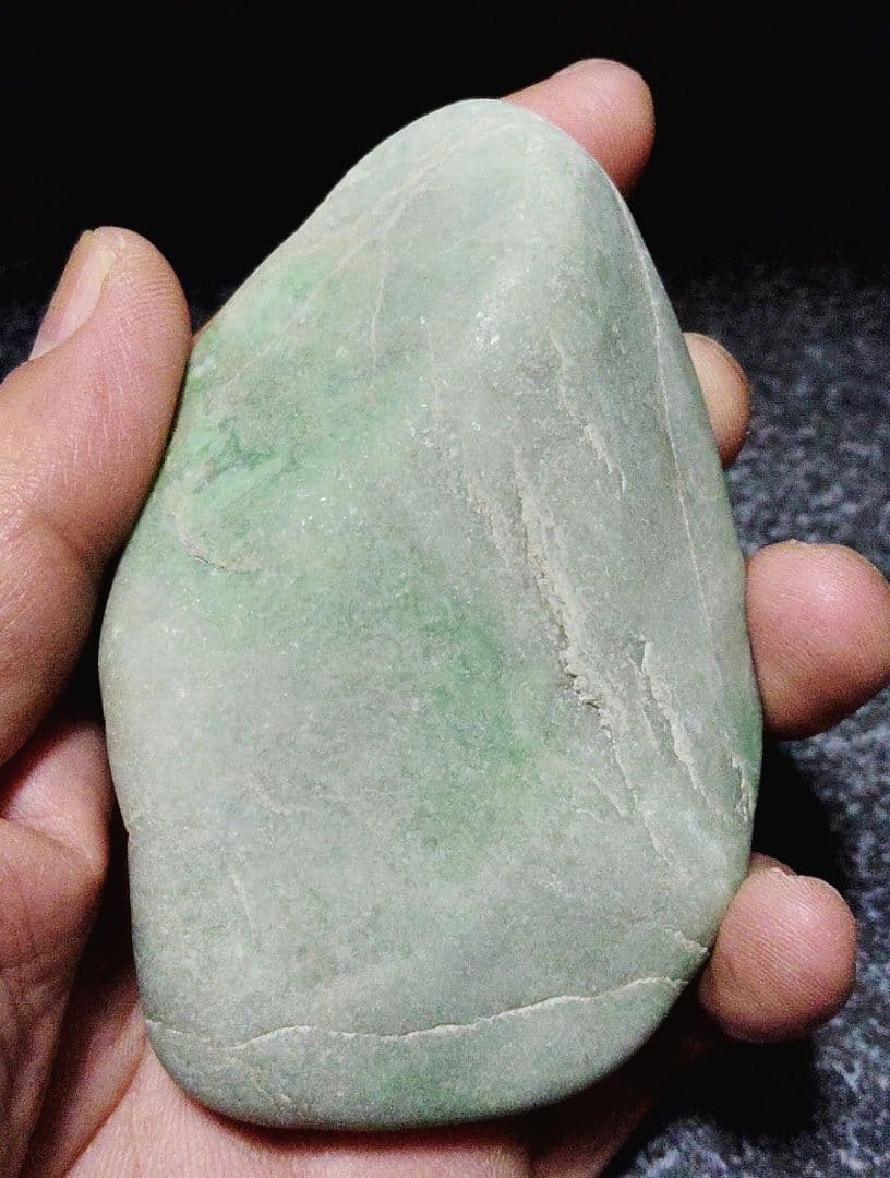 ★翡翠原石★糸魚川硬玉【上質海石・269ｇ】