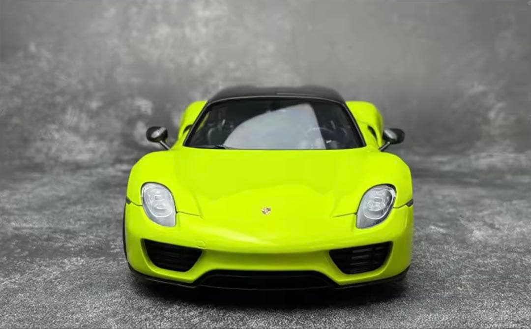 Porsche 918 Spyder 1/18ミニカーライムグリーン
