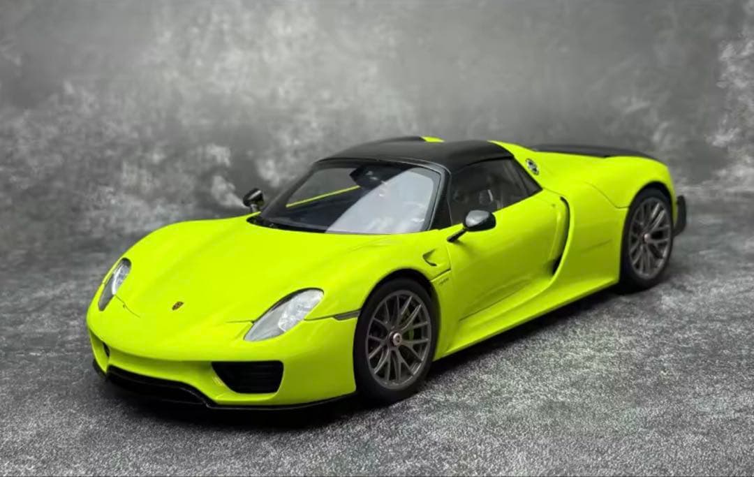 Porsche 918 Spyder 1/18ミニカーライムグリーン