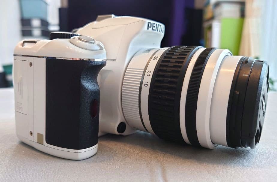 PENTAX K-x ホワイト シャッター約7500回 ※撮影時に汚れ写りあり