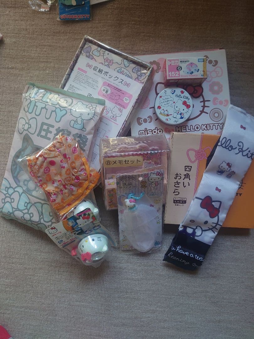ハローキティご当地&キーホルダー&雑貨セット