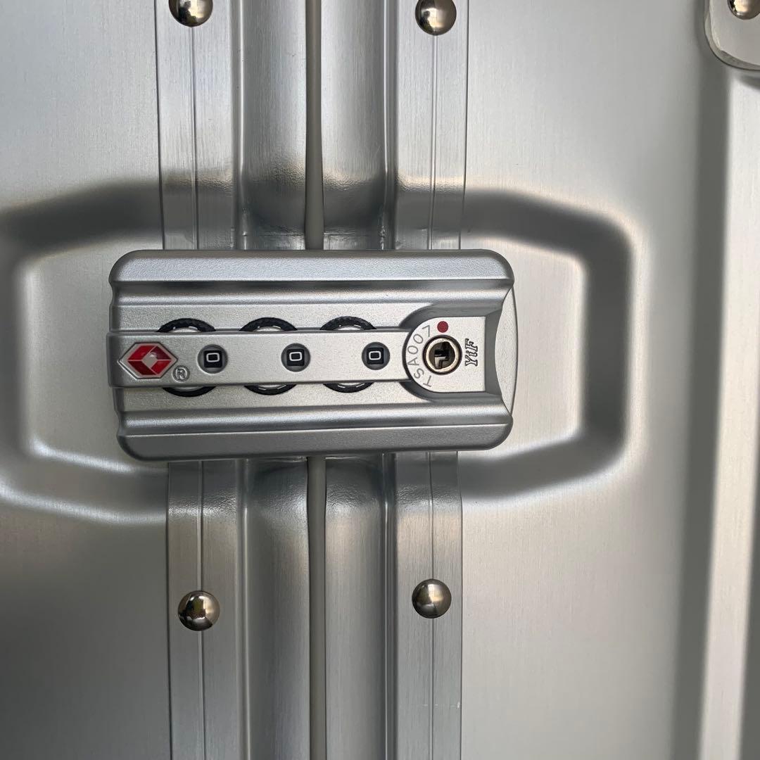 たま　非売品　メルセデスベンツ　スーツケース　シルバー　アルミ　キャリー