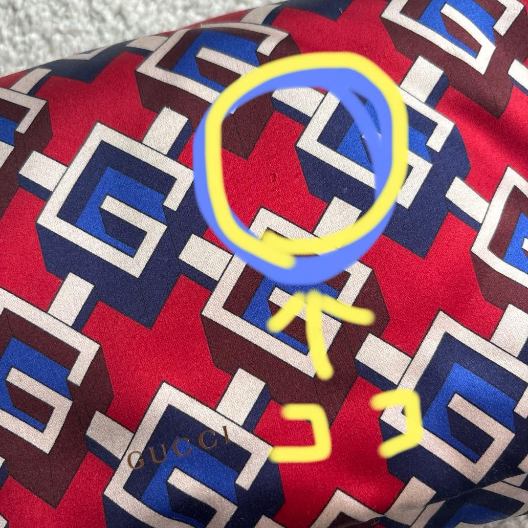 GUCCI ネックピロー レッド・ブルー