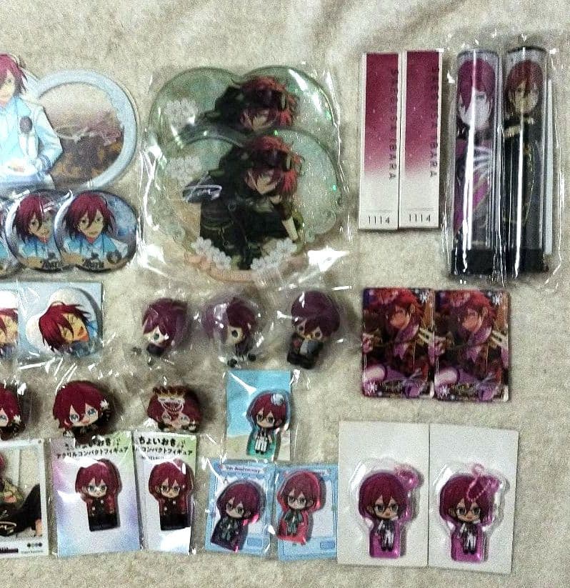 あんスタ　七種　茨　セット　缶バ　アクスタ　アクキー　中国