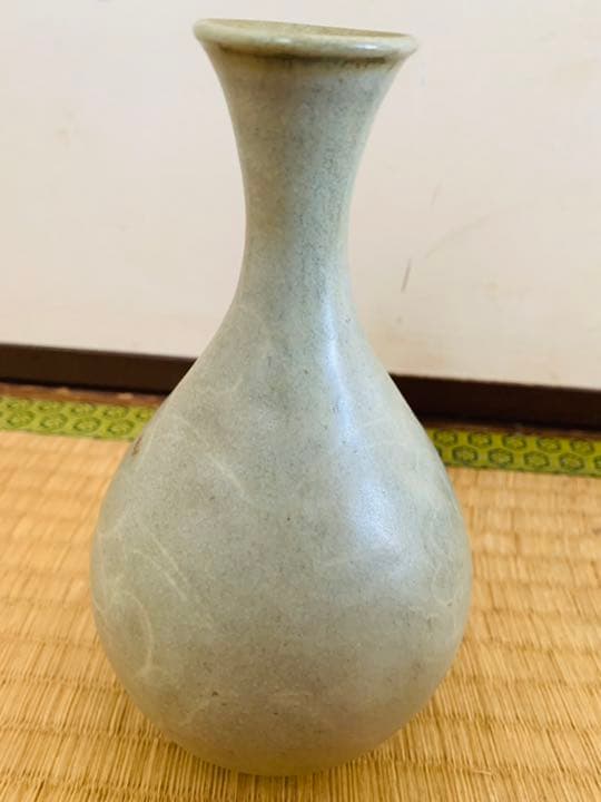 高麗時代蓮花模様青磁花瓶