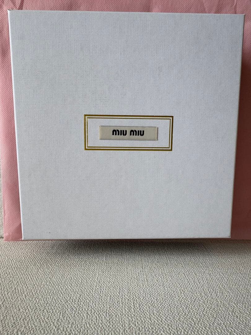 ❤︎美品❤︎ 【MIUMIU 】クリスタルヘアバンド カチューシャ　✨ゴールド✨