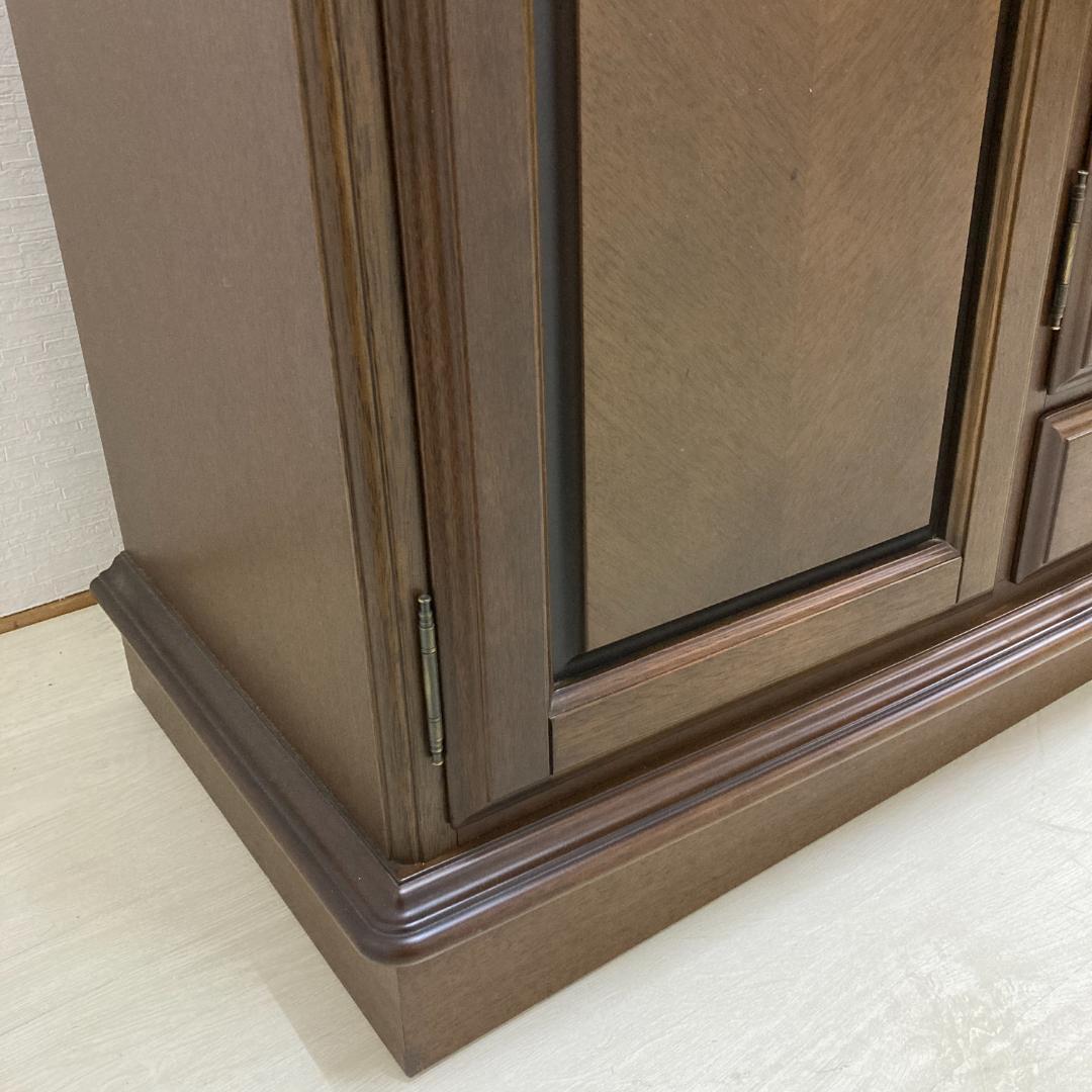 【マルニ】照明付き　サイドボード　キャビネット　飾り棚　リビングボード