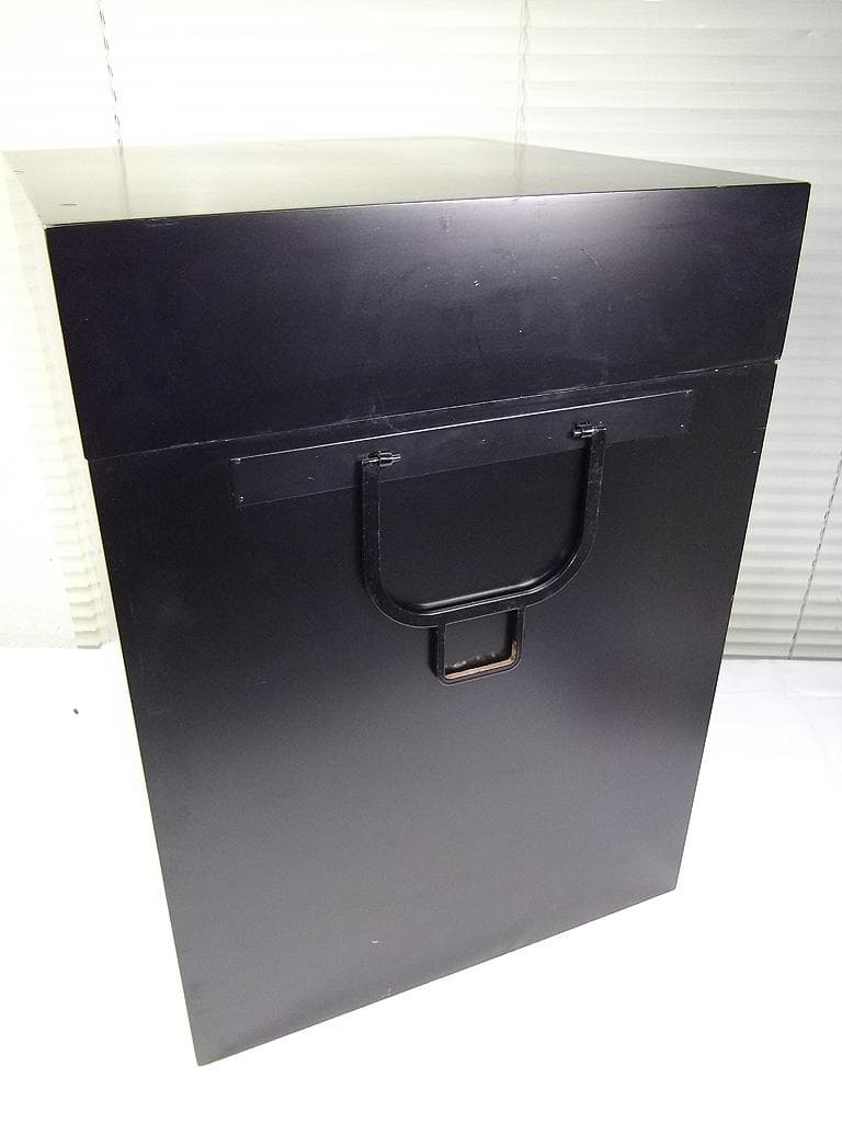 鎧櫃　鎧立　等身大　甲冑　鎧兜　具足　収納箱　木箱