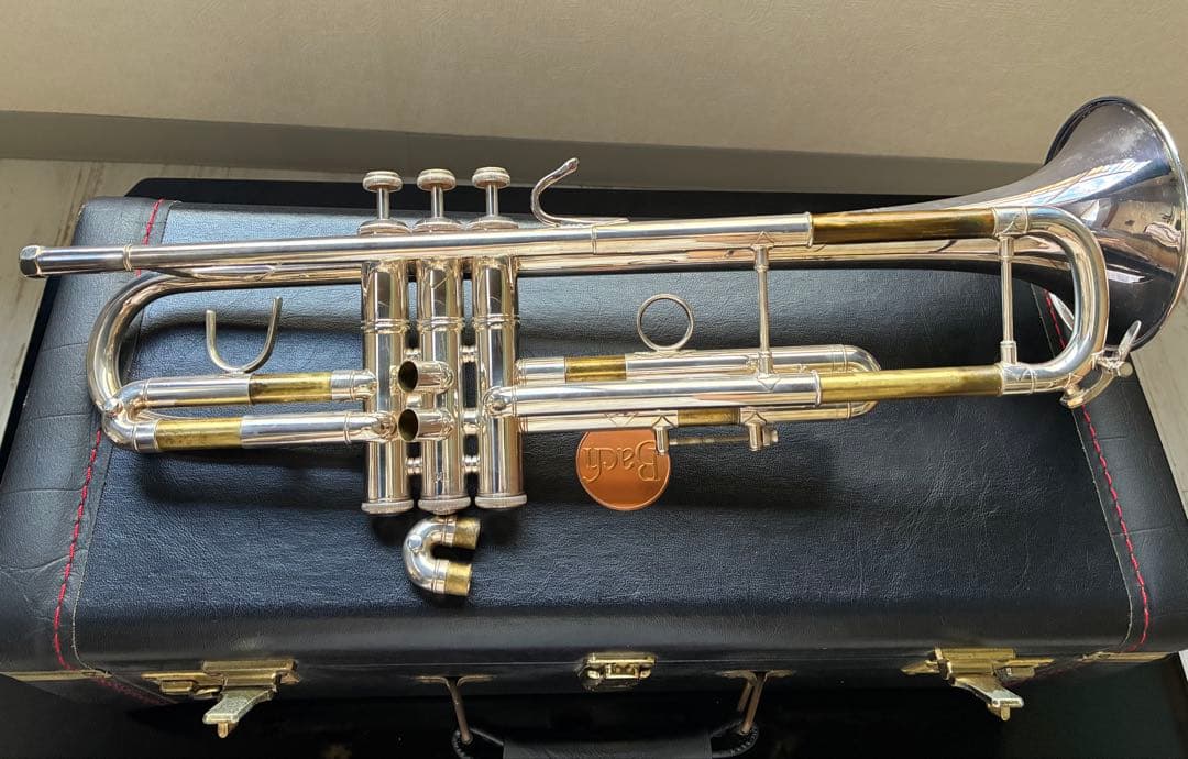 Bach トランペット（シルバーメッキ／ケース付）
