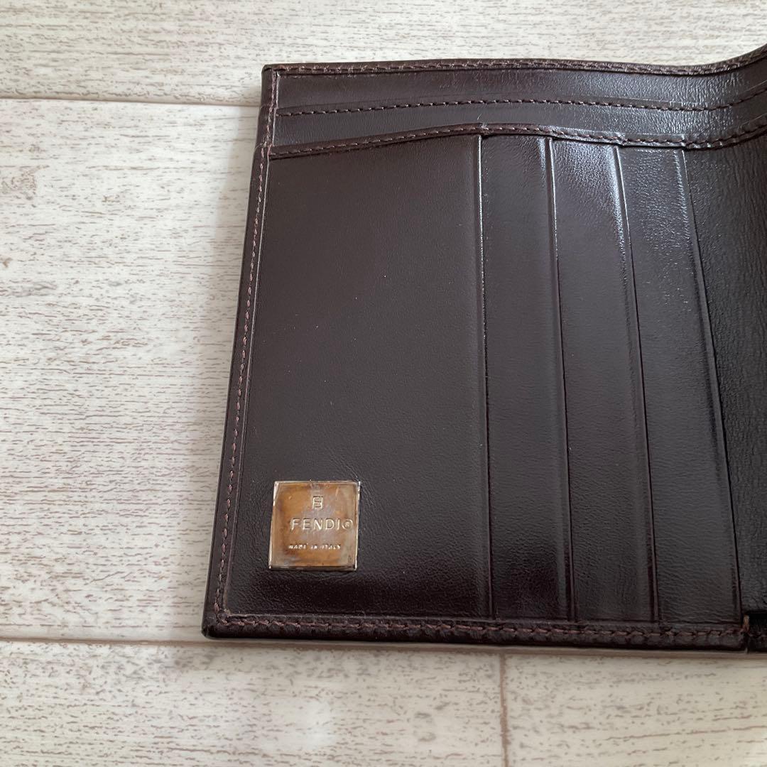 未使用 FENDI 二つ折りズッカ柄コンパクトウォレット ヴィンテージ ブラウン