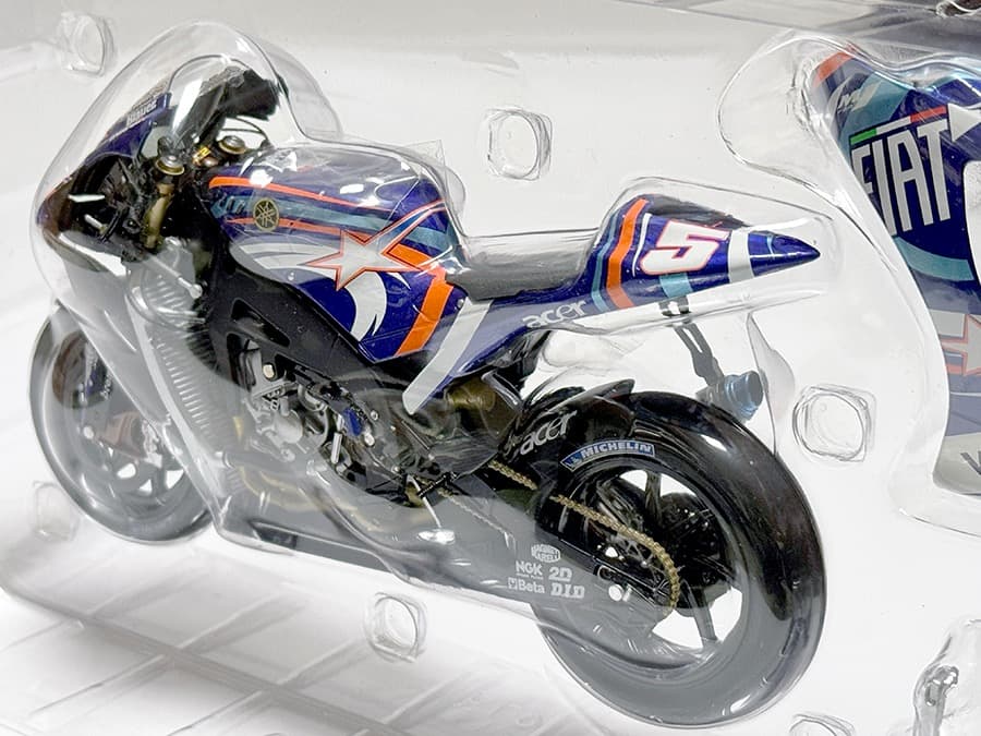 ミニチャンプス 1/12 ヤマハ YZR-M1 2007 LAGUNA SECA