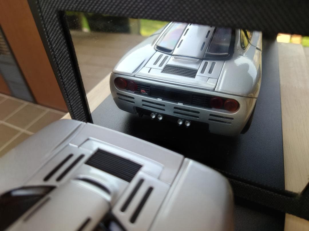 1/18 UT models（ユーティモデル）マクラーレンF1 ロードカー