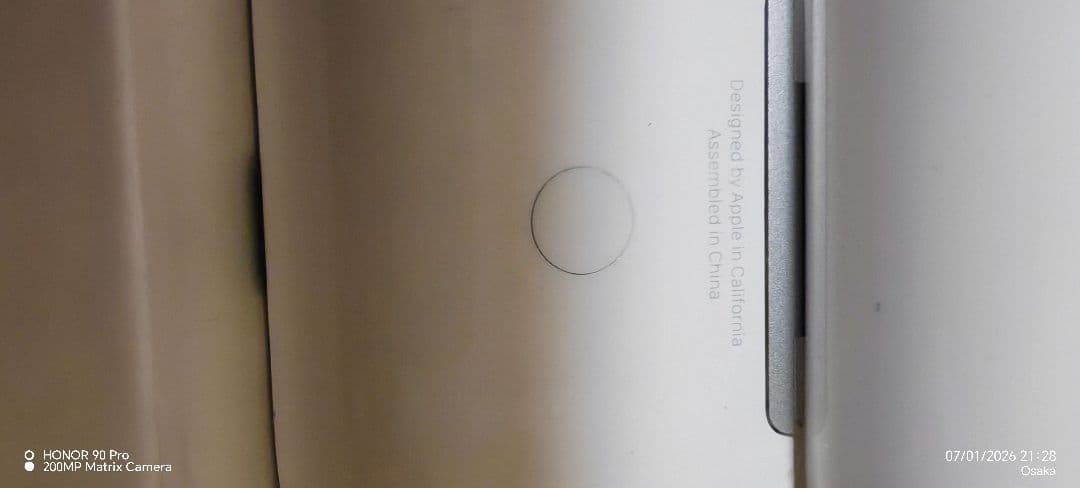 AirPods Pro ワイヤレス充電ケース付き問題なく動作します。