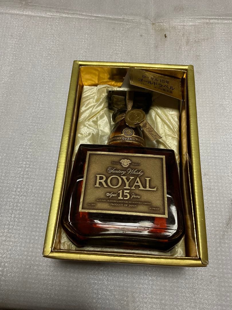 サントリー・ウイスキー・ロイヤル12年。【未開封／箱付き、説明書有り】。